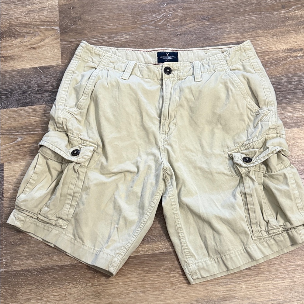 American Eagle Outfitters Light Khaki Cargo Shorts